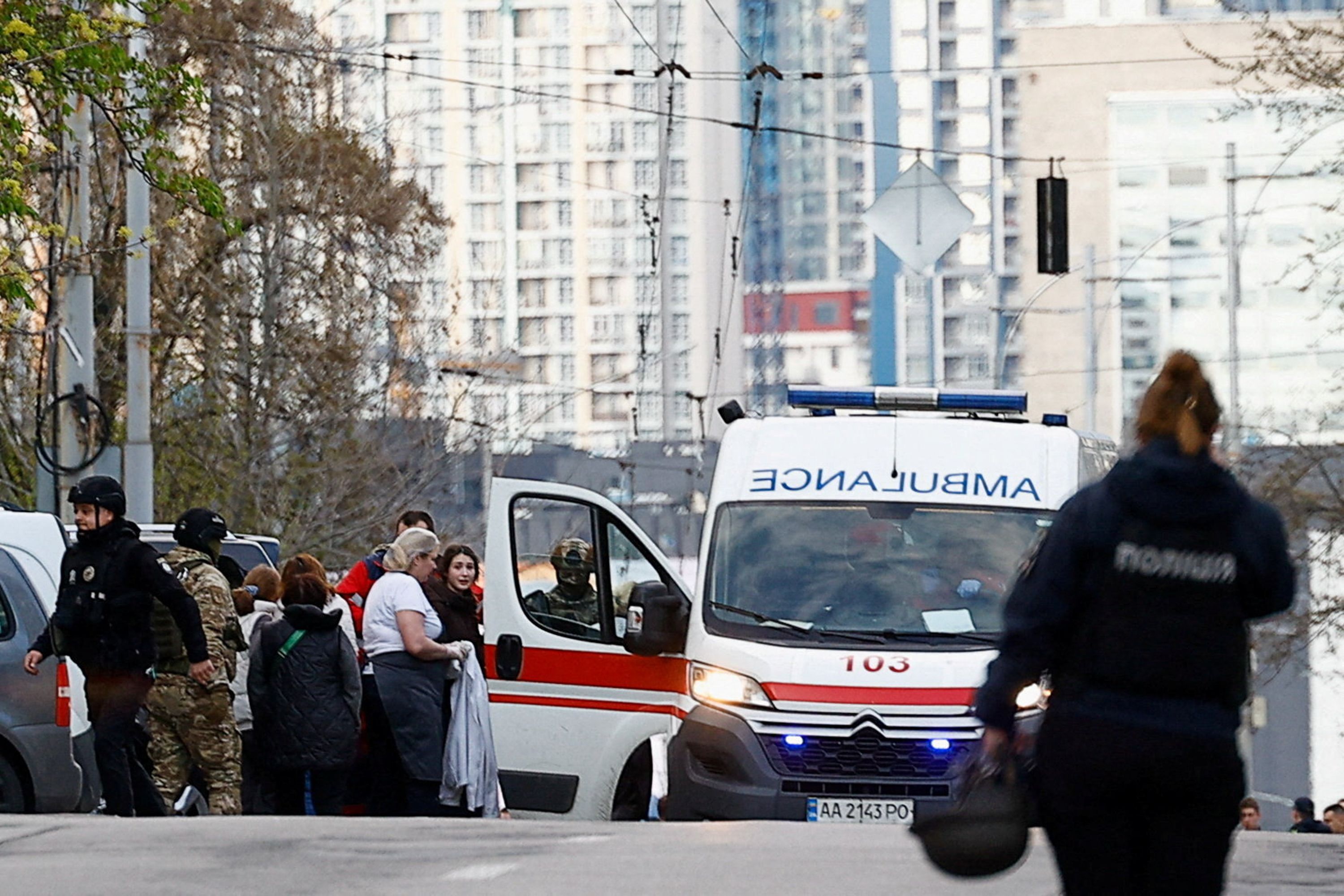 Shkon në gjashtë numri i viktimave nga të shtënat me armë në Kiev