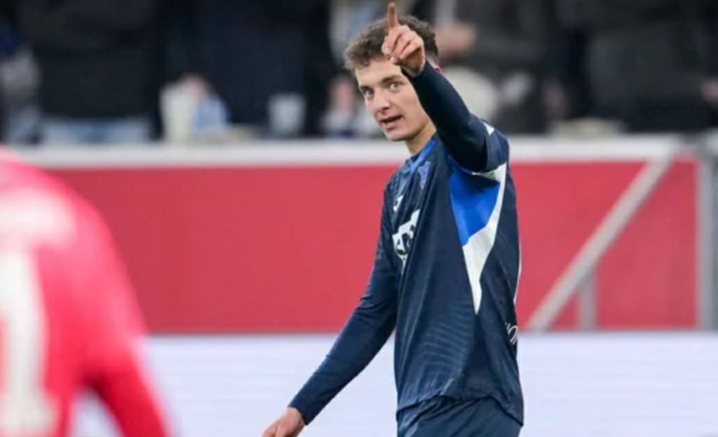 Fisnik Asllani, ylli i Kosovës që po shkëlqen në Bundesligë: "Po jetoj ëndrrën e babait tim"