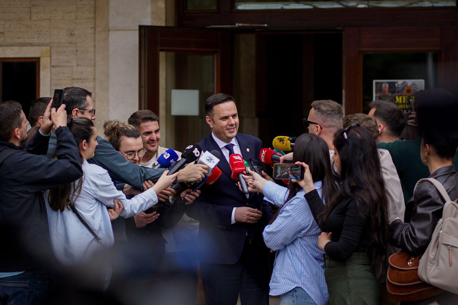 Abdixhiku flet sërish: Insistimi i VV-së na dërgoi në krizë para aktgjykimit – asgjë s’ka ndryshuar
