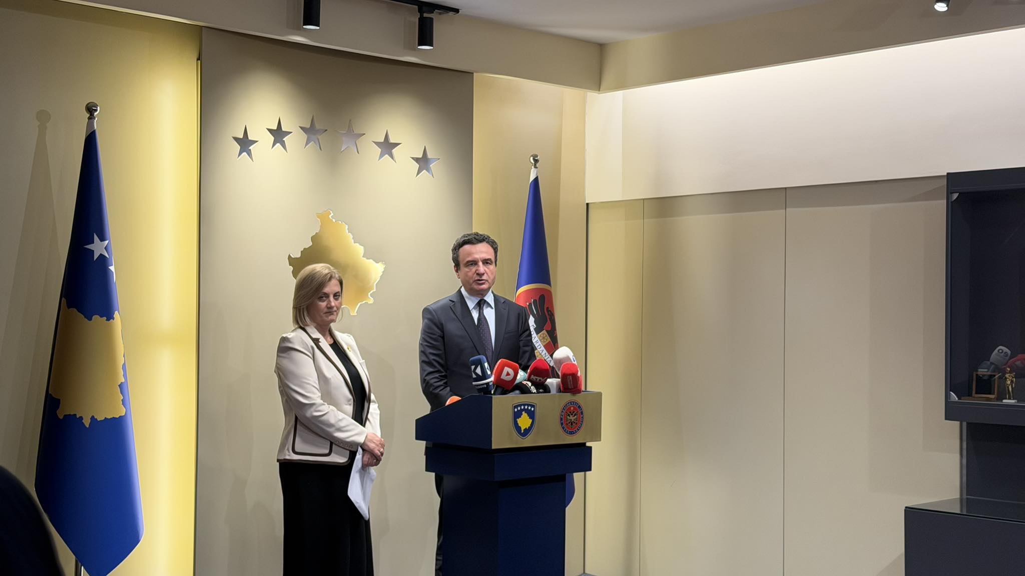 Ambasada Britanike mohon mbështetjen e Feride Rushitit