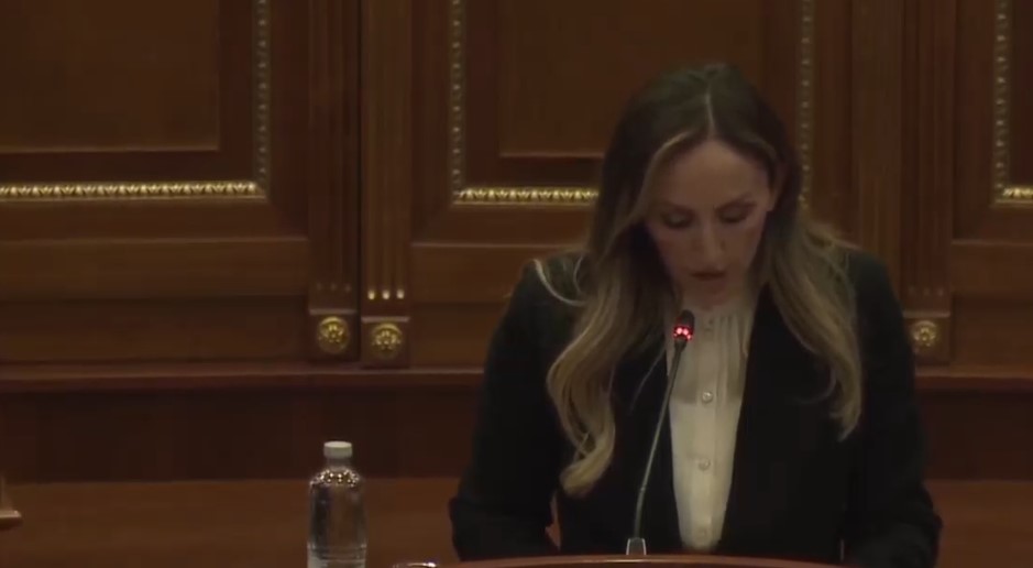 Bytyqi e AAK-së thotë se paga e 13-të ka krijuar ndasi mes qytetarëve