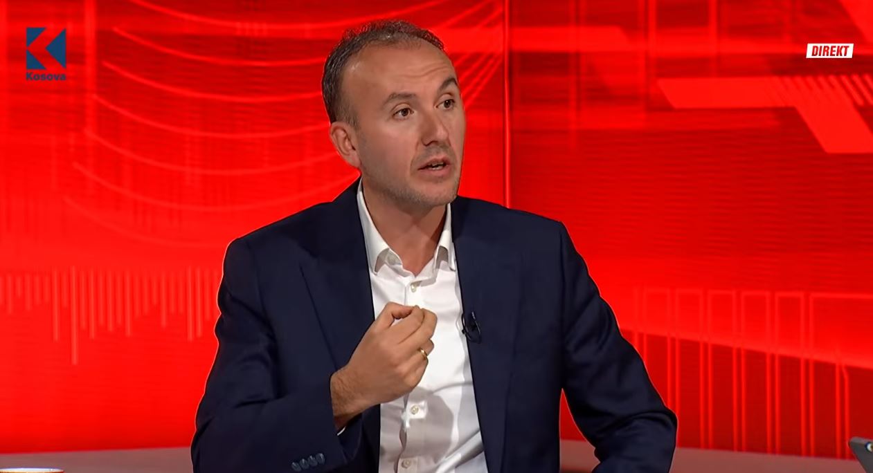 Pozita e Haxhiut në ofertat e Kurtit, Mustafa: Më vjen keq që kryeparlamentarja trajtohet kështu