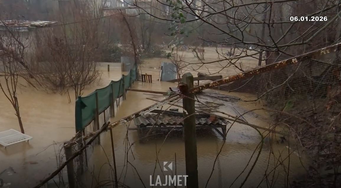 Komunat e vërshuara mbeten në "mëshirë të fatit" (VIDEO)