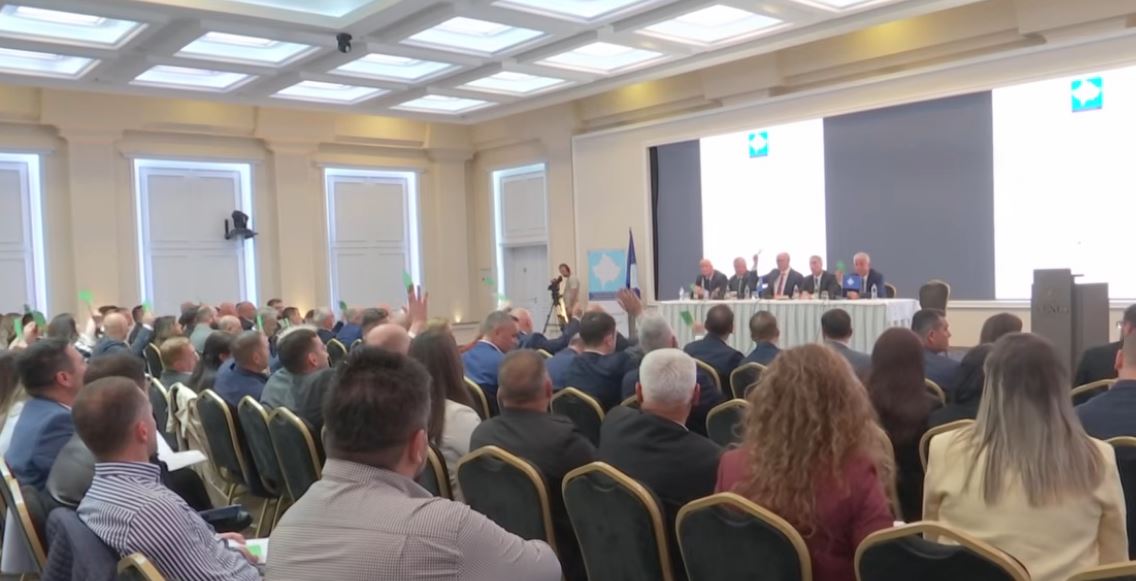 Shumë mospajtime për kryesinë e re të Asociacionit të Komunave (VIDEO)