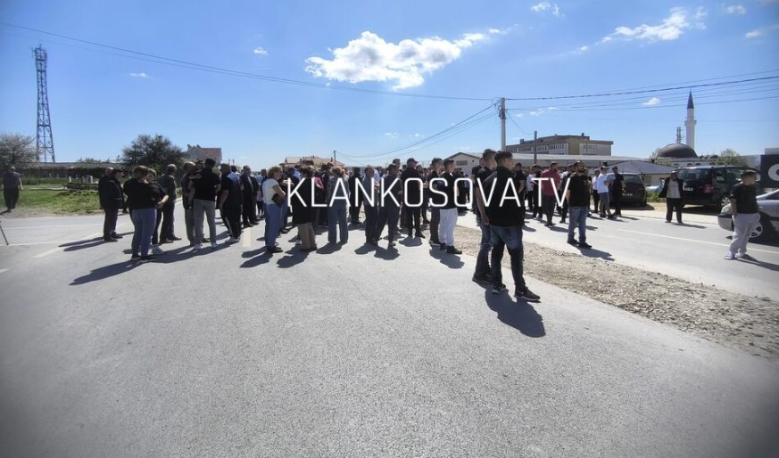 Protestojnë banorët e fshatit Besi, kërkojnë rrethrrotullim