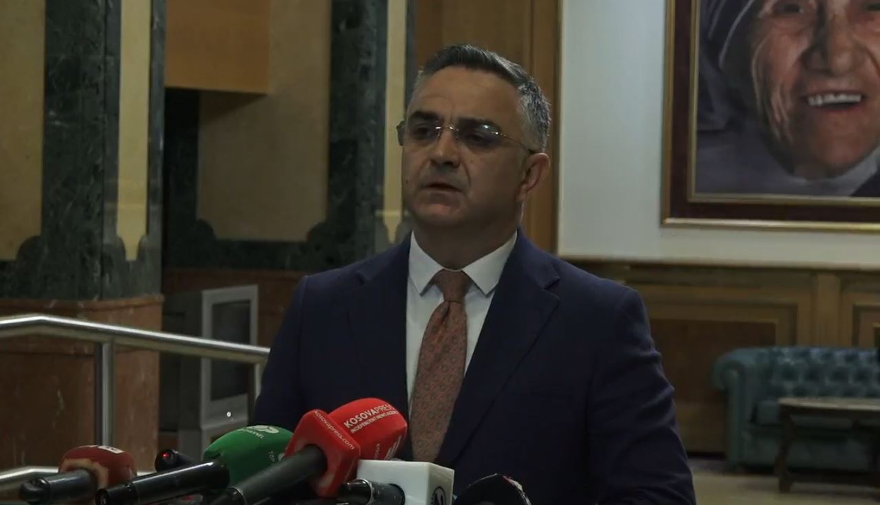 Besnik Tahiri për seancën për presidentin: Shkelje e rëndë, tentim grusht-shteti