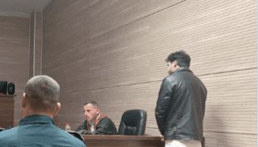 2 mijë e 500 euro gjobë për të akuzuarin që kanosi moderatorin Alaudin Hamiti