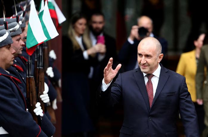 Bullgaria voton, ish-presidenti pro-rus kryeson në sondazhe