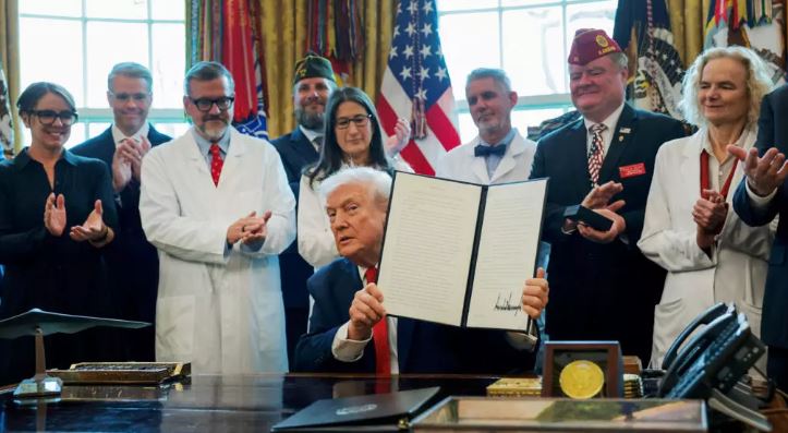 Administrata Trump riklasifikon marihuanën mjekësore si një "drogë më pak të rrezikshme"
