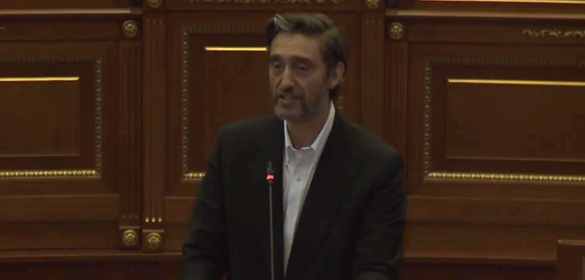 "Shpresojmë vitin tjetër ta festojë në Kosovë", Ismaili ia uron Thaçit ditëlindjen