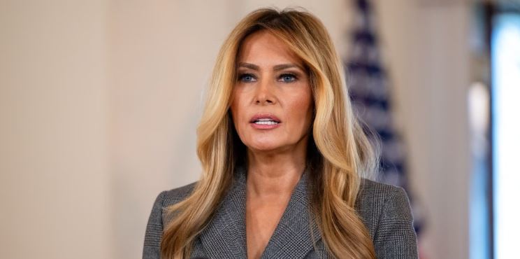 Melania Trump mohon çdo lidhje me Epstein, kërkon t’i japë fund “gënjeshtrave”