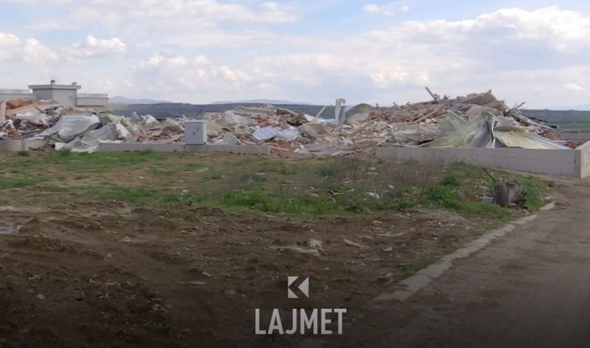Aksioni i Prishtinës: Ndërtimet pa leje bëhen rrafsh me tokë (VIDEO)