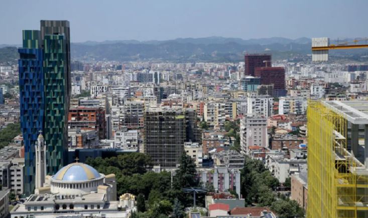 “Deri në 5 mijë euro për metër katror”, agjenti imobiliar zbulon zonat më të shtrenjta dhe më të lira në Tiranë