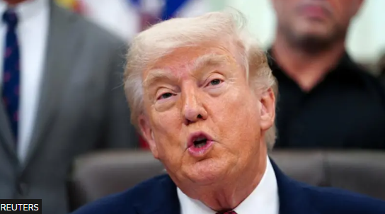 Trump drejtuar Marinës Amerikane: Qëlloni çdo anije që vendos mina në Ngushticën e Hormuzit