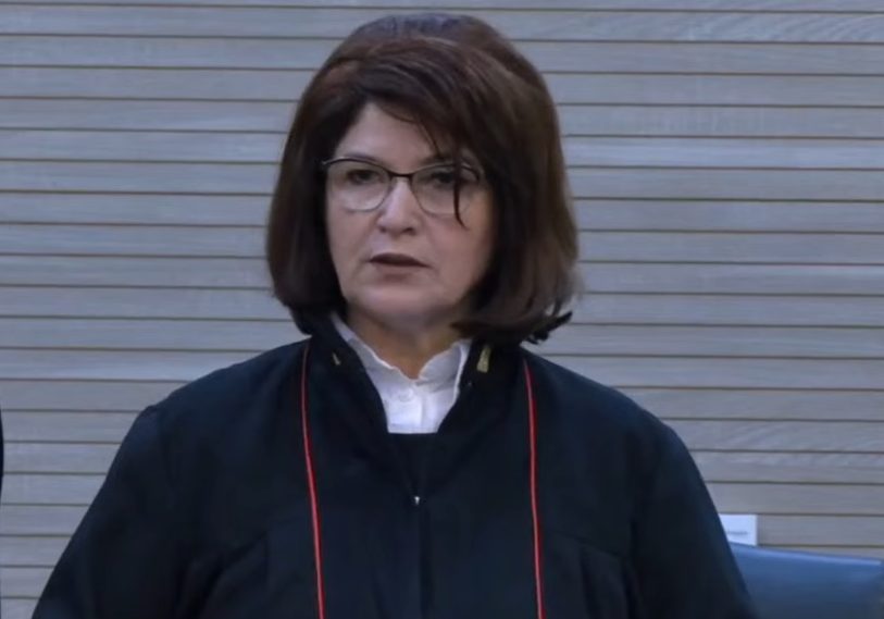 Kush është gjyqtarja që me plot gojë shqiptoi dënimin për vrasësit e Liridona Ademajt?