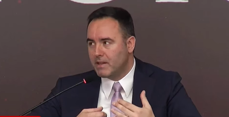 Propozimi i Konjufcës nga Tirana: Të financojmë mësues të gjuhës shqipe në vendet ku kemi diasporë