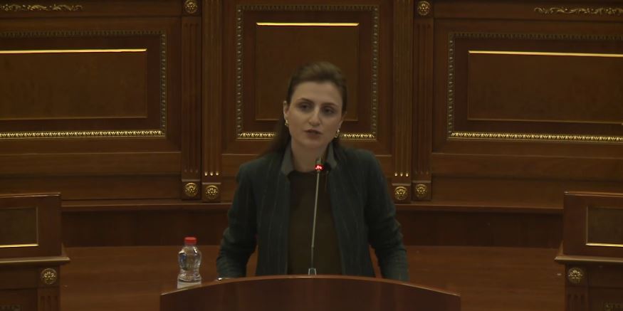 Ymeri: Ekonomia jonë nuk mund të drejtohet nga rrenat e broçkullat