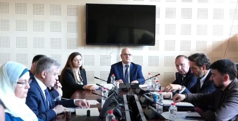 Llogaridhënia e ShSKUK-së: Kryetari Avdyli ruan Bordin, s'e fton në raportim (VIDEO)