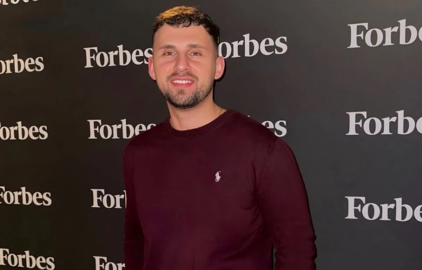 Shqiptari në listën e Forbes-it “30 under 30”, Haxhiu: Kosova është krenare për arritjen e tij