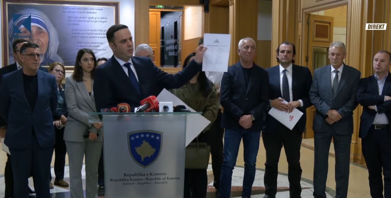 Abdixhiku tregon 15 nënshkrimet e LDK-së për “kandidatin që mund të jetë edhe Vjosa Osmani”