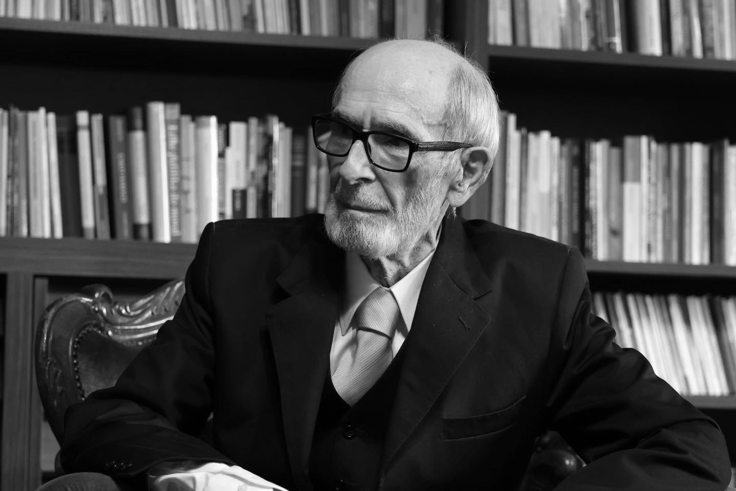 “Një nga mendjet më të bukura të kulturës shqiptare”, Begaj i mërzitur për vdekjen e Qosjes