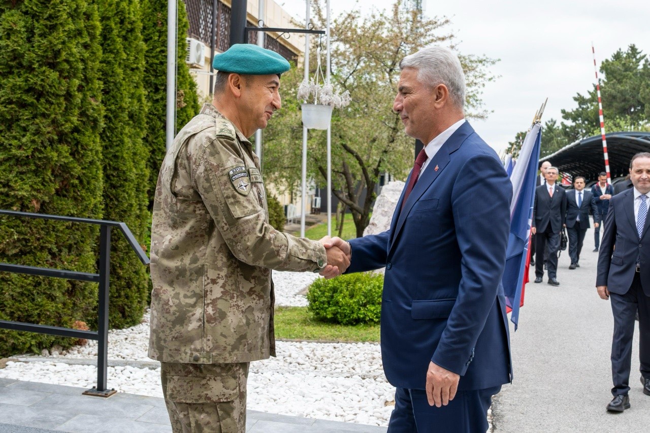 Ulutash dhe ministri turk flasin për kontributin e Turqisë në KFOR