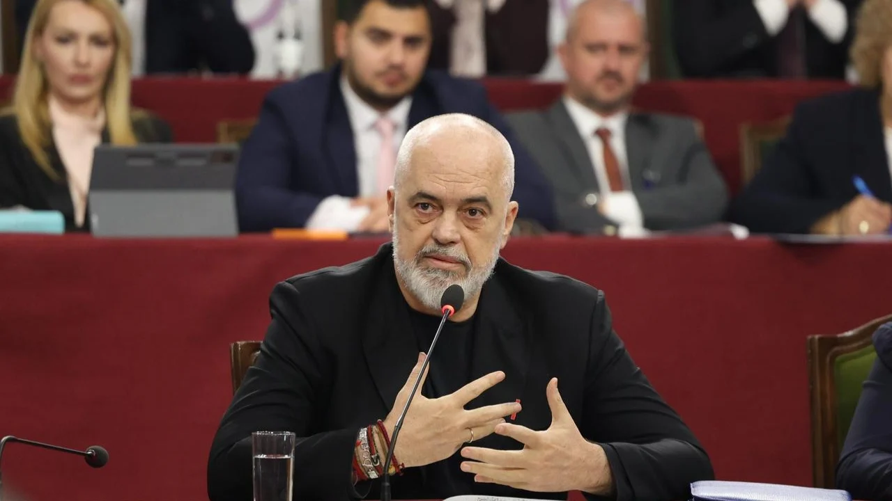 Këto janë tre mesazhet e Ramës drejtuar socialistëve në mbledhjen e grupit: Në zgjedhjet vendore, përballë kemi veten