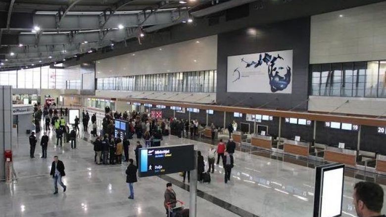 Tentoi fluturimin me pasaportë të falsifikuar, arrestohet një shtetase e huaj në Aeroportin 'Adem Jashari'