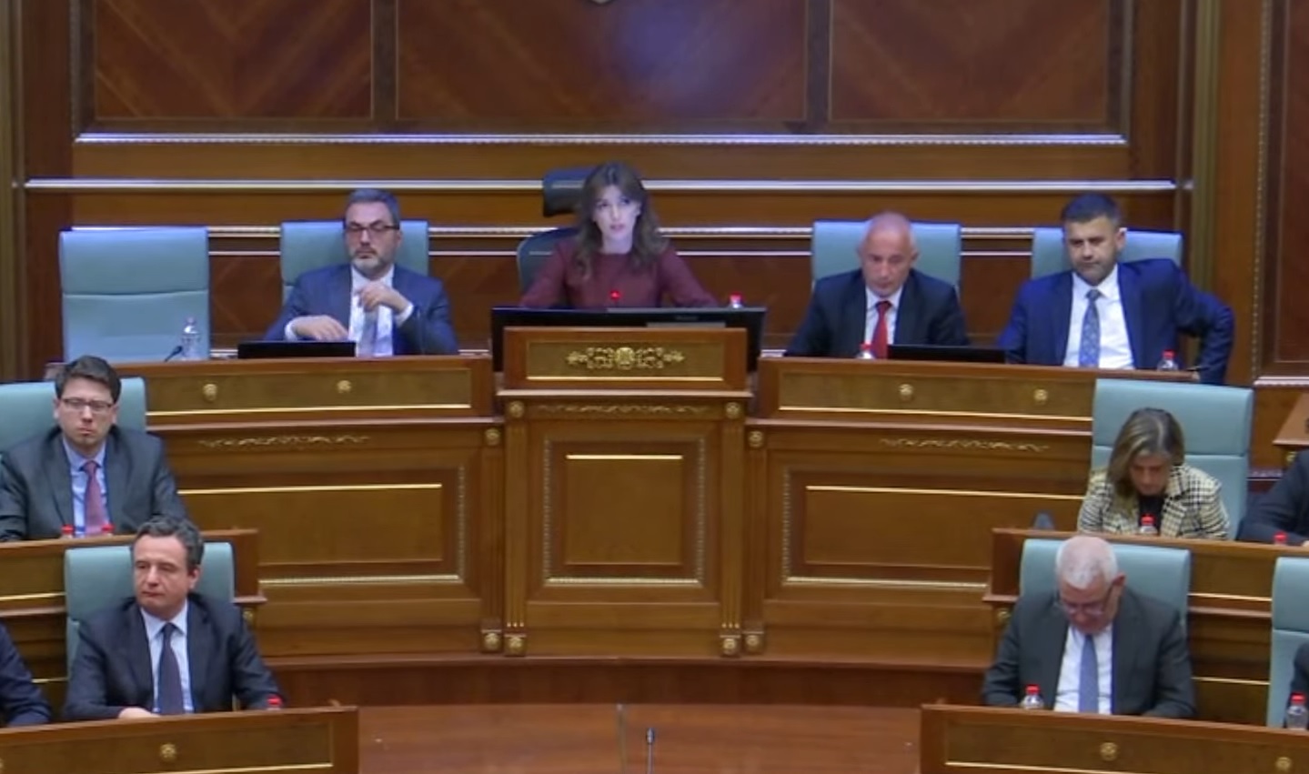 Haxhiu pret deputetët opozitarë deri në orën 24:00