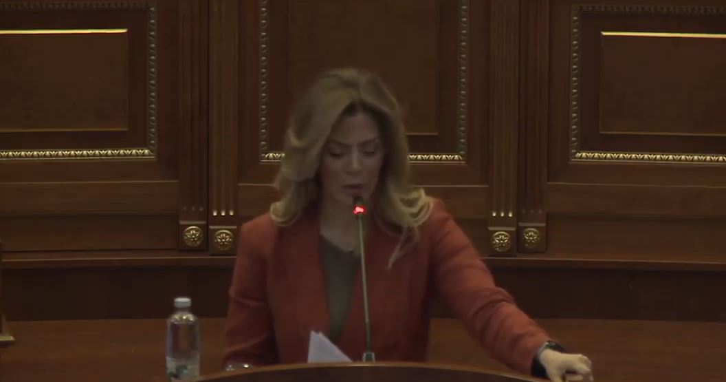 Blerta Deliu kërkon nga Haxhiu të kompletojë përbërjen e KQZ-së sipas Kushtetutës