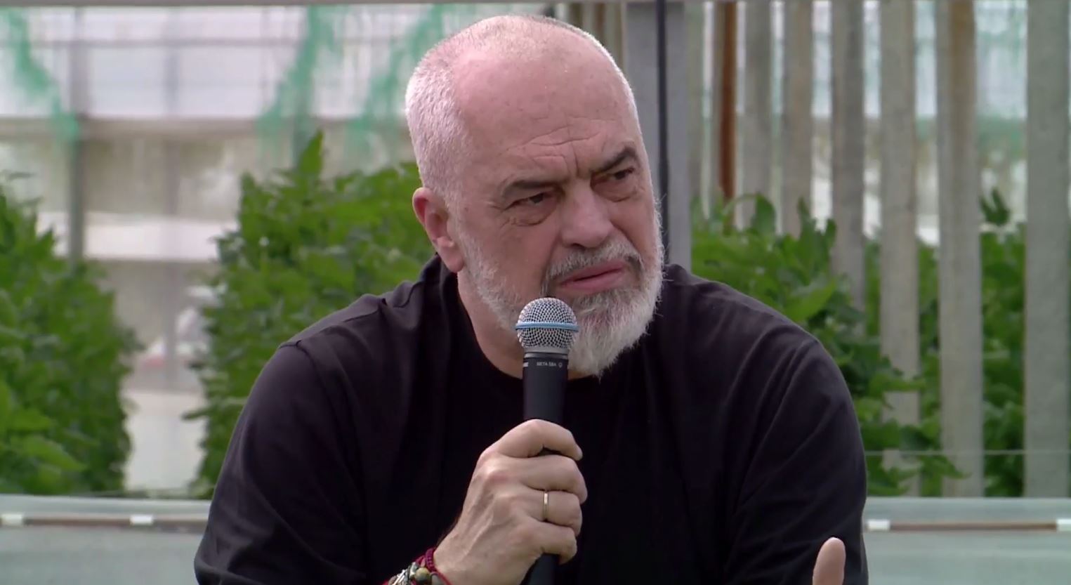 Zjarri në Tiranë – Reagon Rama: Pallati do të rindërtohet 100% nga vetë ndërtuesi