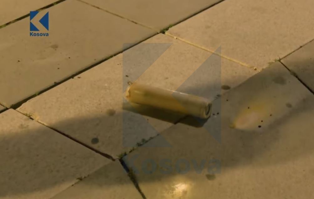 Mjet i dyshimtë para Kuvendit, policia në vendngjarje