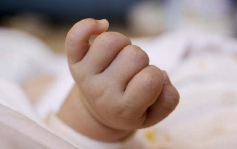 Bie një foshnje në Liqenin Akumulues në Mitrovicë, shpëtohet e gjallë