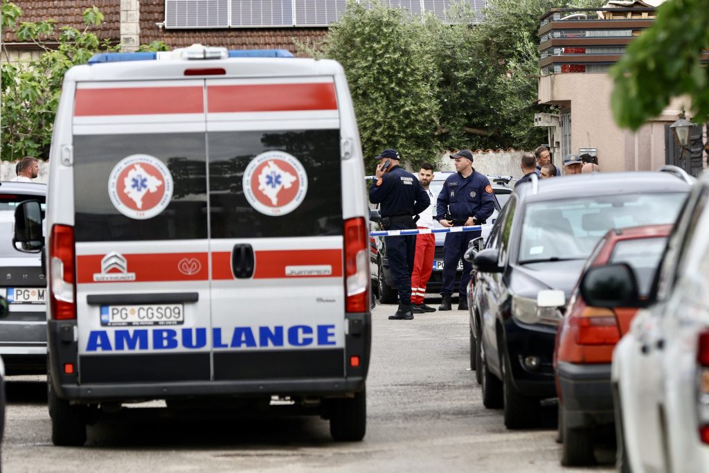 "Ishin shokë mes vete", detaje të reja nga vrasja e trefishtë në Mal të Zi - policia në kërkim të dorasit