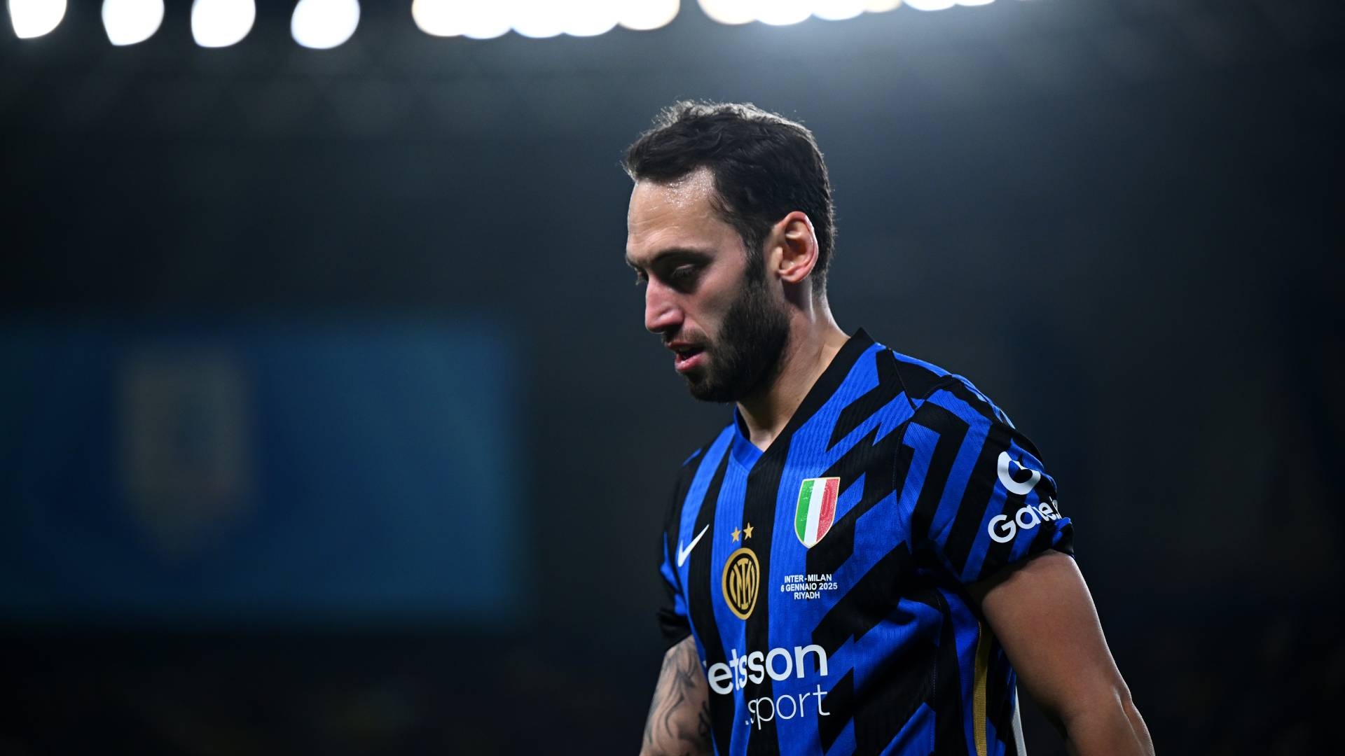 Lëndohet Çalhanoglu, rrezikon pjesëmarrjen në Kupën e Italisë