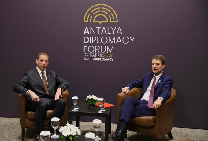 Hoxha ia përmend Gjuriqit njohjen e Kosovës: Dialogu e vetmja rrugë drejt normalizimit