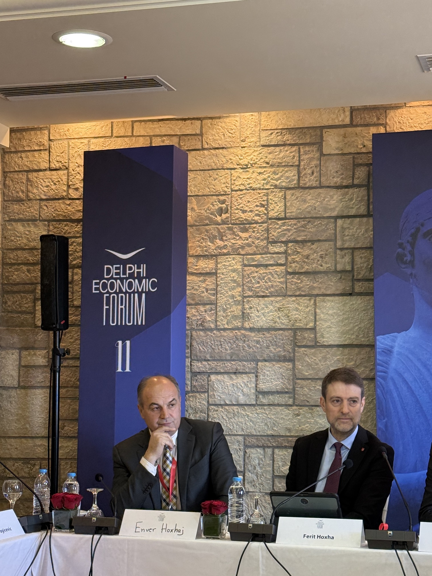 Hoxhaj në Delphi, i kërkon BE-së proces të drejtë dhe fer për integrimin e Kosovës