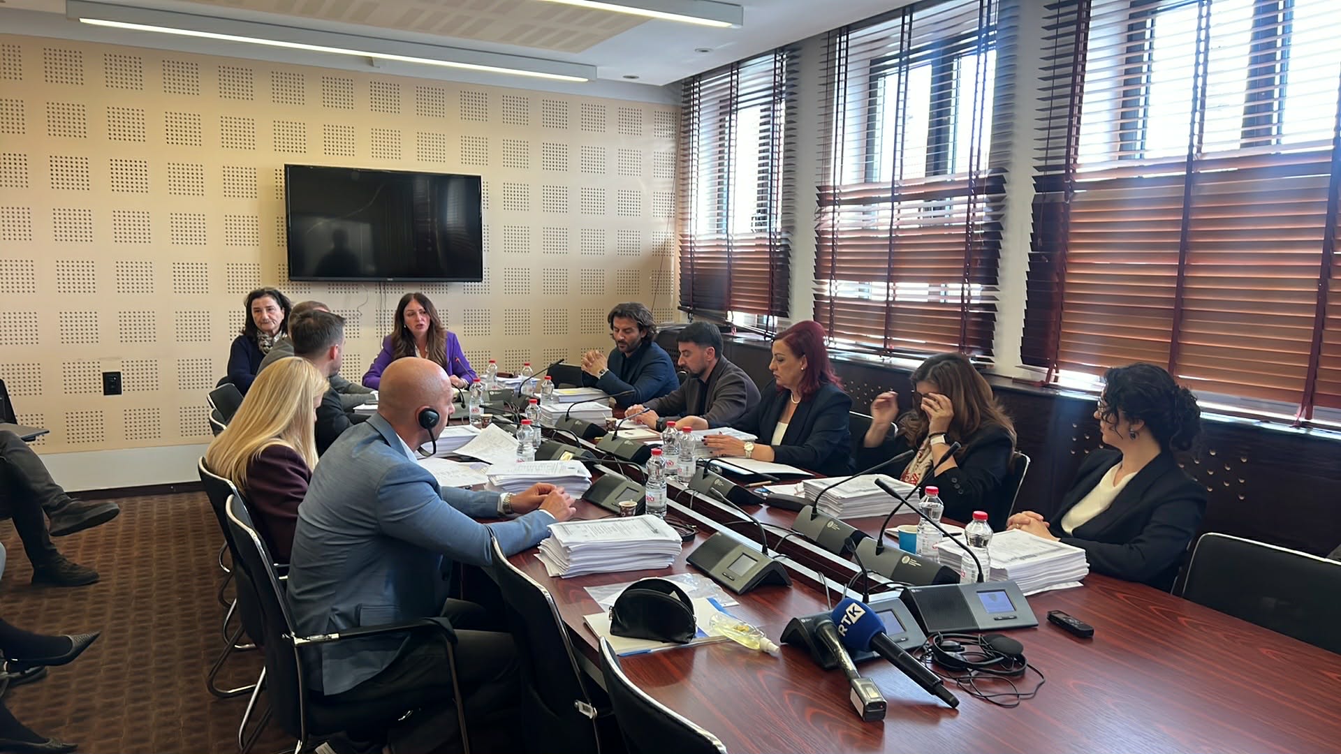 Musliu, VV-së në Komisionin për Bordin e RTK-së: Nëse doni të kapni institucionet, kallxoni