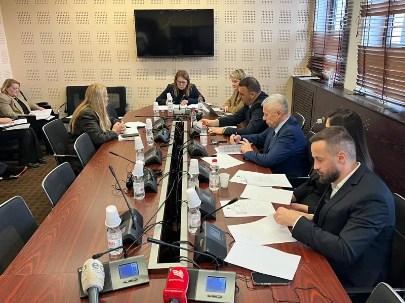 Ekzekutivit i kërkohet më shumë transparencë për procesin integrues të Kosovës në BE