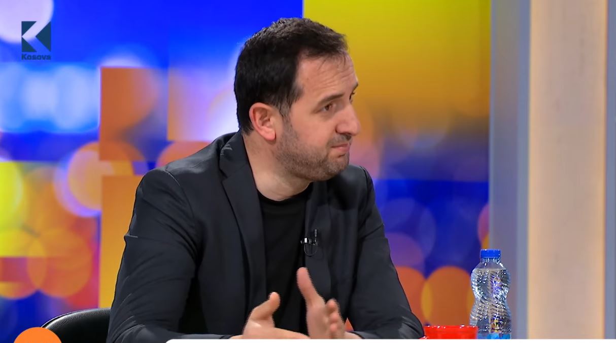 Shamia në shkolla, Korenica: S'ka shtet të dytë si Kosova me shumicë myslimane që ka kaq shumë masa të rrepta (VIDEO)