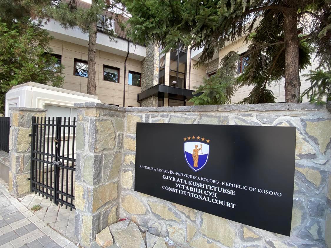 Pas lëndëve të shumta nga partitë poltike, Kushtetuesja hap dyert për qytetarët