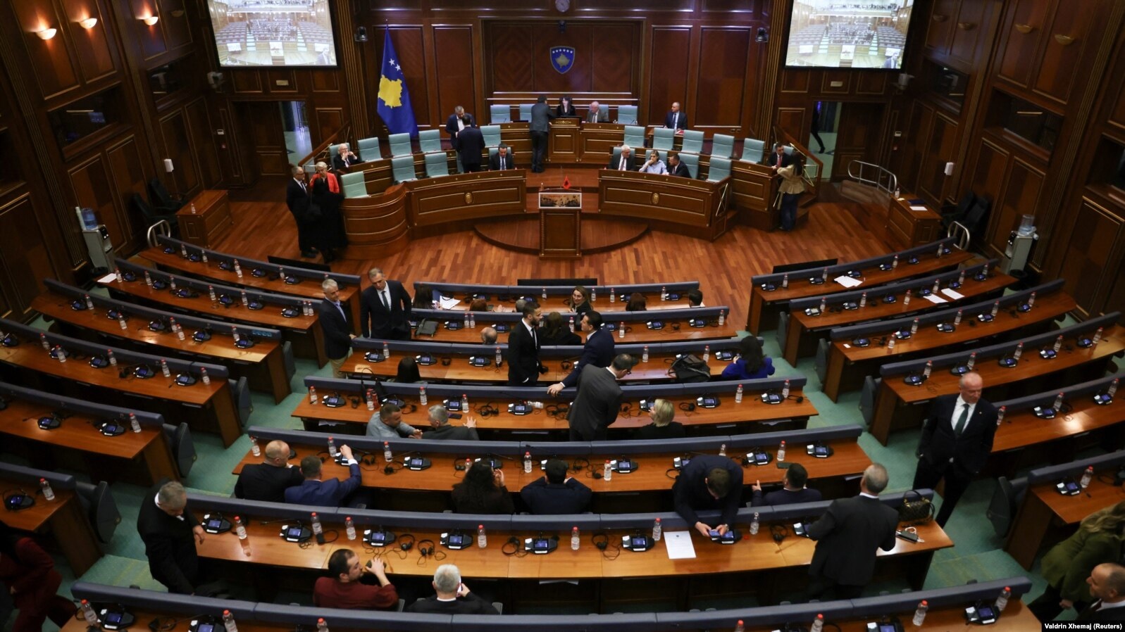 LAJMI I FUNDIT: Bordi i Paqes më 27 prill në Kuvend