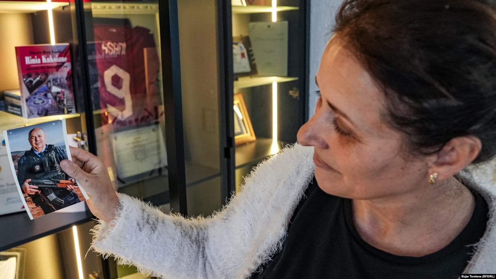 “Për ne, ai ka qenë gjithmonë hero”: Jeta e Afrim Bunjakut nga kujtimet e gruas së tij