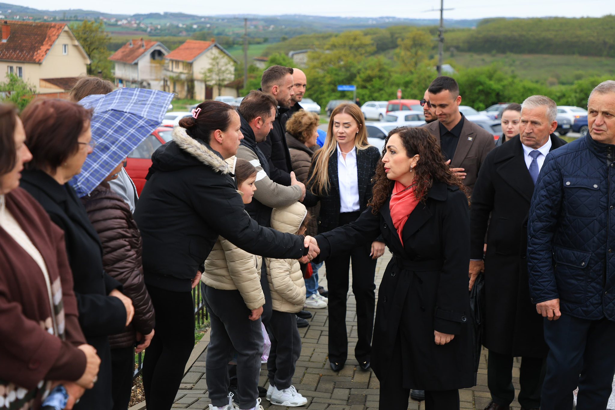 Osmani përkujton viktimat në Shtuticë e Vërboc, nderon edhe Ilaz Kodrën