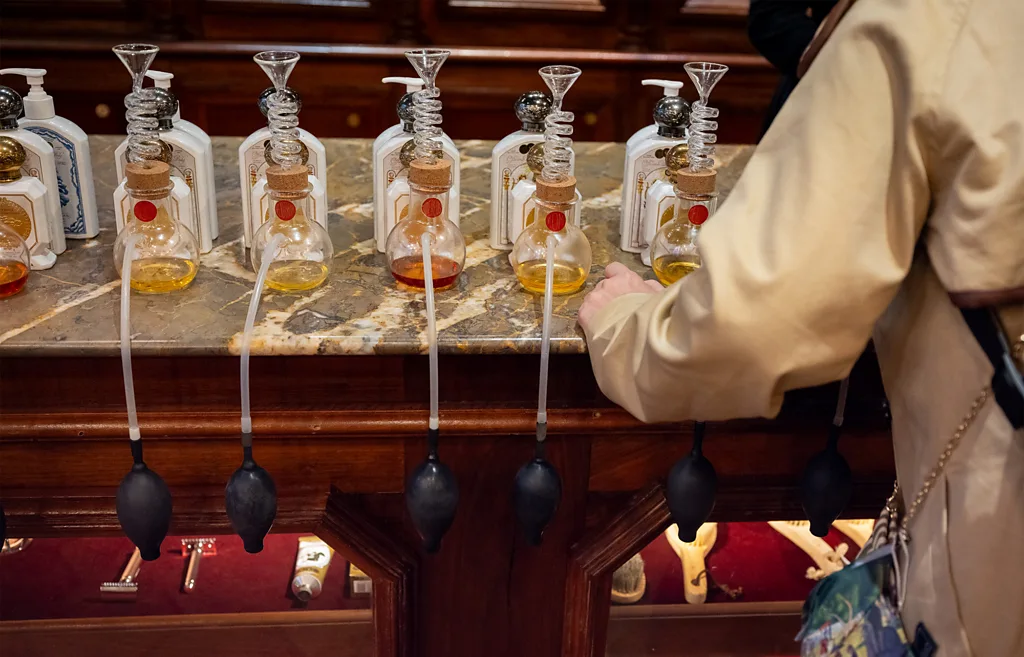 Si të blini parfume në Paris si një parisene
