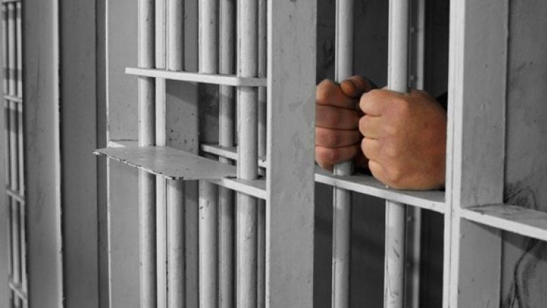 Rrahje mes tre personave në Prishtinë, njëri prej tyre i mitur – përfundojnë prapa grilave