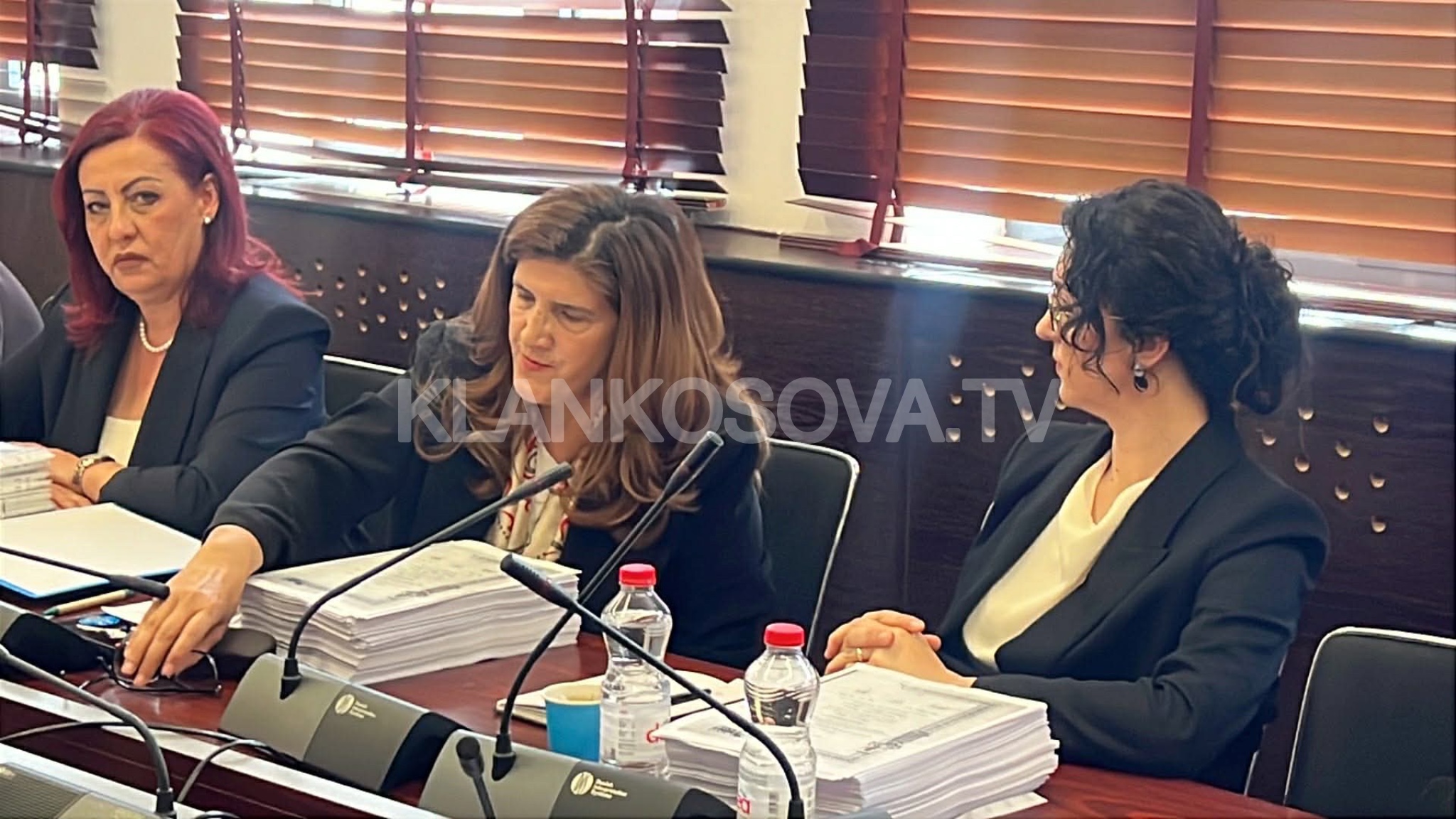 “Kur flas unë, ti ndalesh”, përplasje mes Musliut dhe Kryeziut në Komisionin për Bordin e RTK-së