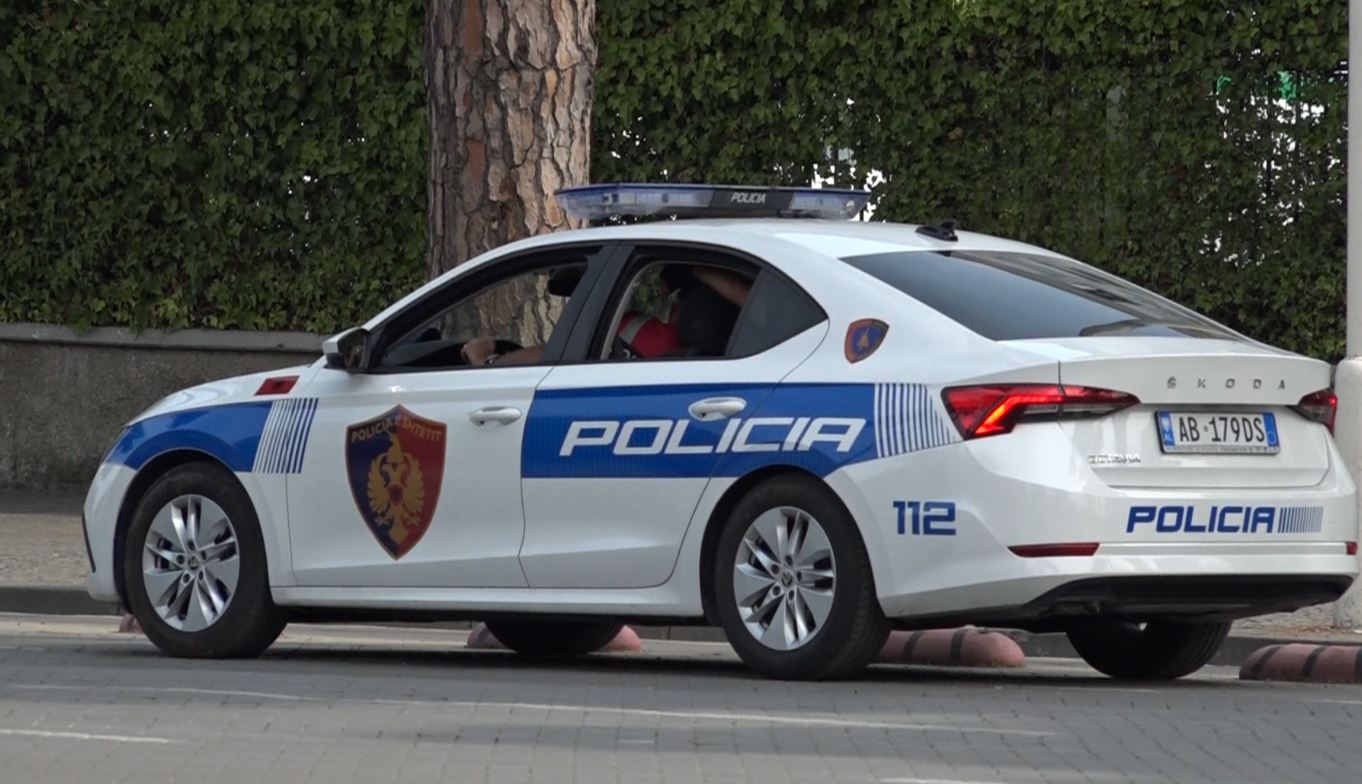 Aksident në Gjirokastër: Shoferi i dehur përplas 4 automjete, lëndohen 3 persona