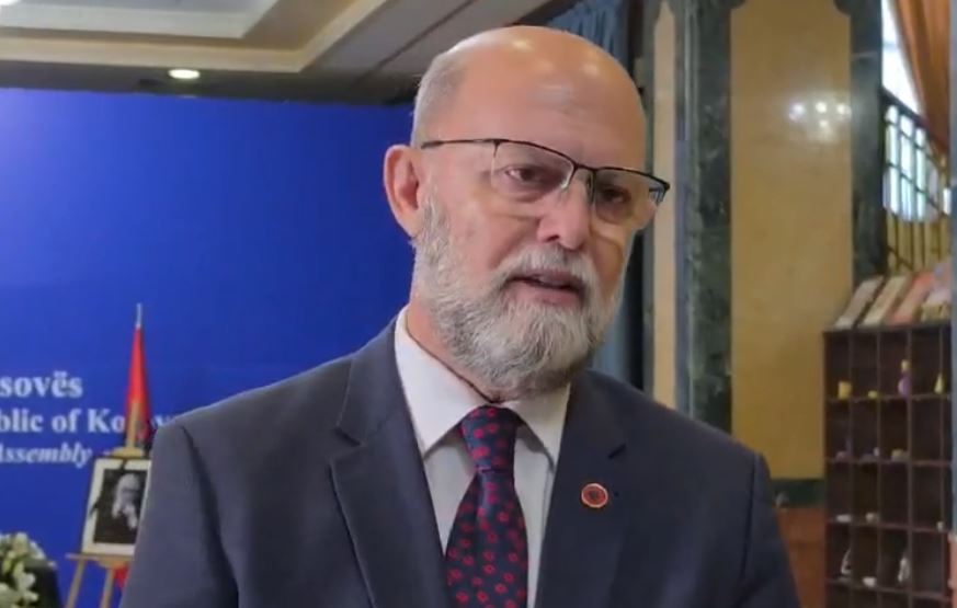 Ambasadori Malaj për Qosjen: Gëzon reputacion të jashtëzakonshëm në Shqipëri