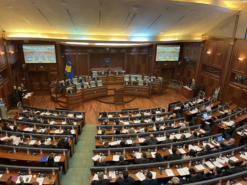 Kryhet raundi i dytë i votimit për dy gjyqtarët e Kushtetueses, eliminohet nga gara edhe një kandidat